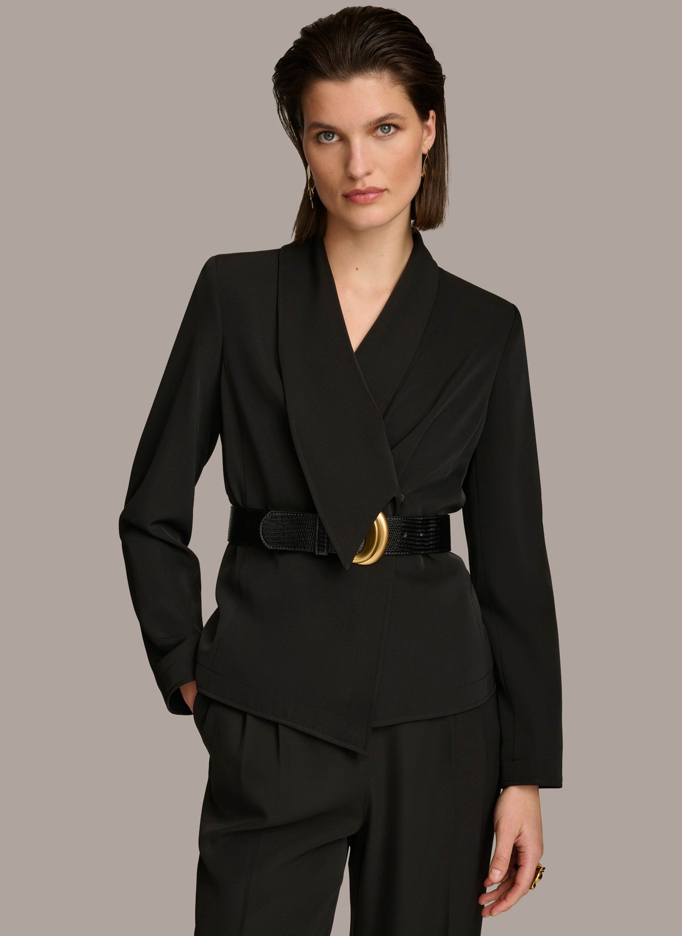 (image for) INNOVATIVE BELTED BLAZER